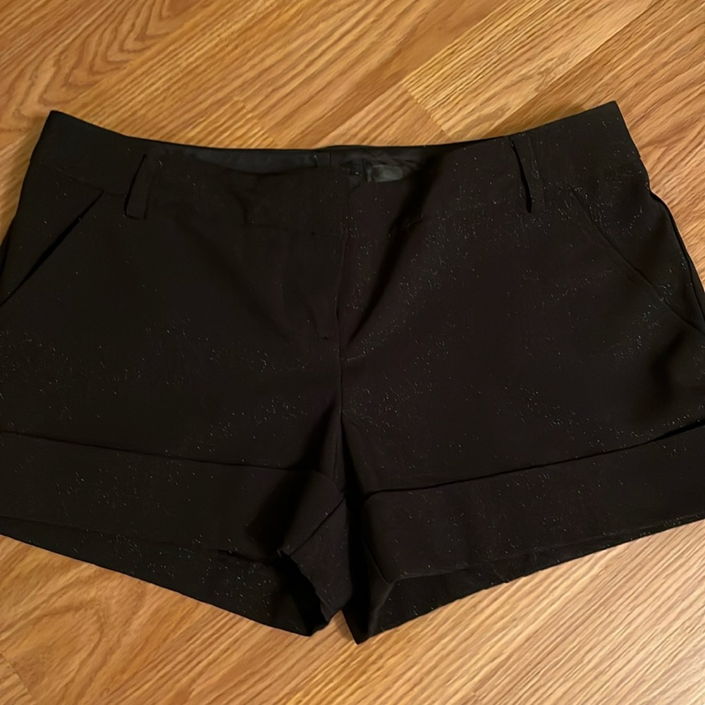 Zinc mini shorts